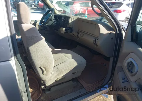 1998 Chevrolet C1500 Fleetside from USA, damaged, VIN 1GCEC19R3WE203092